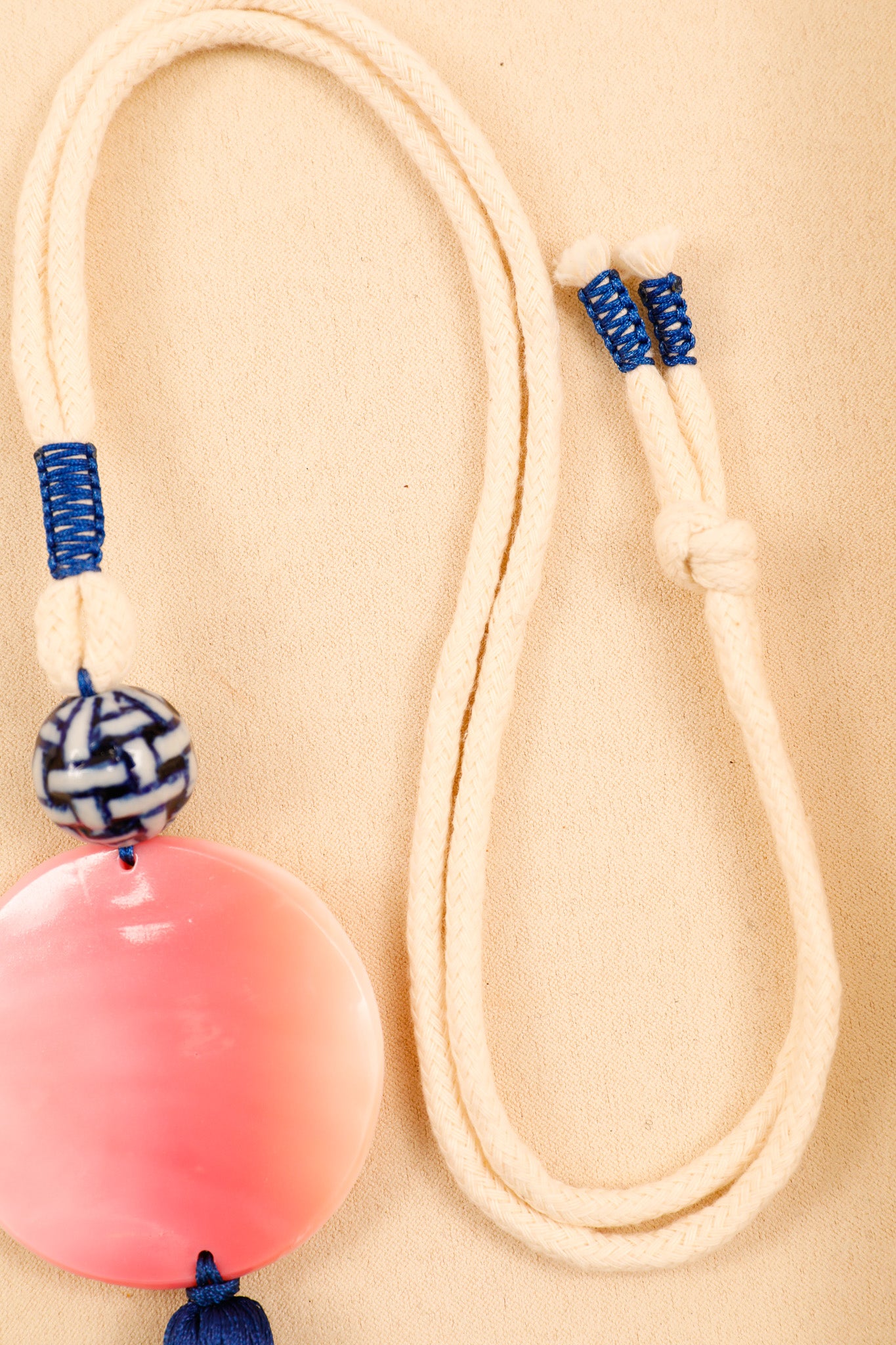 Queen Conch Shell Medallion and Rope Necklace - Royal Blue