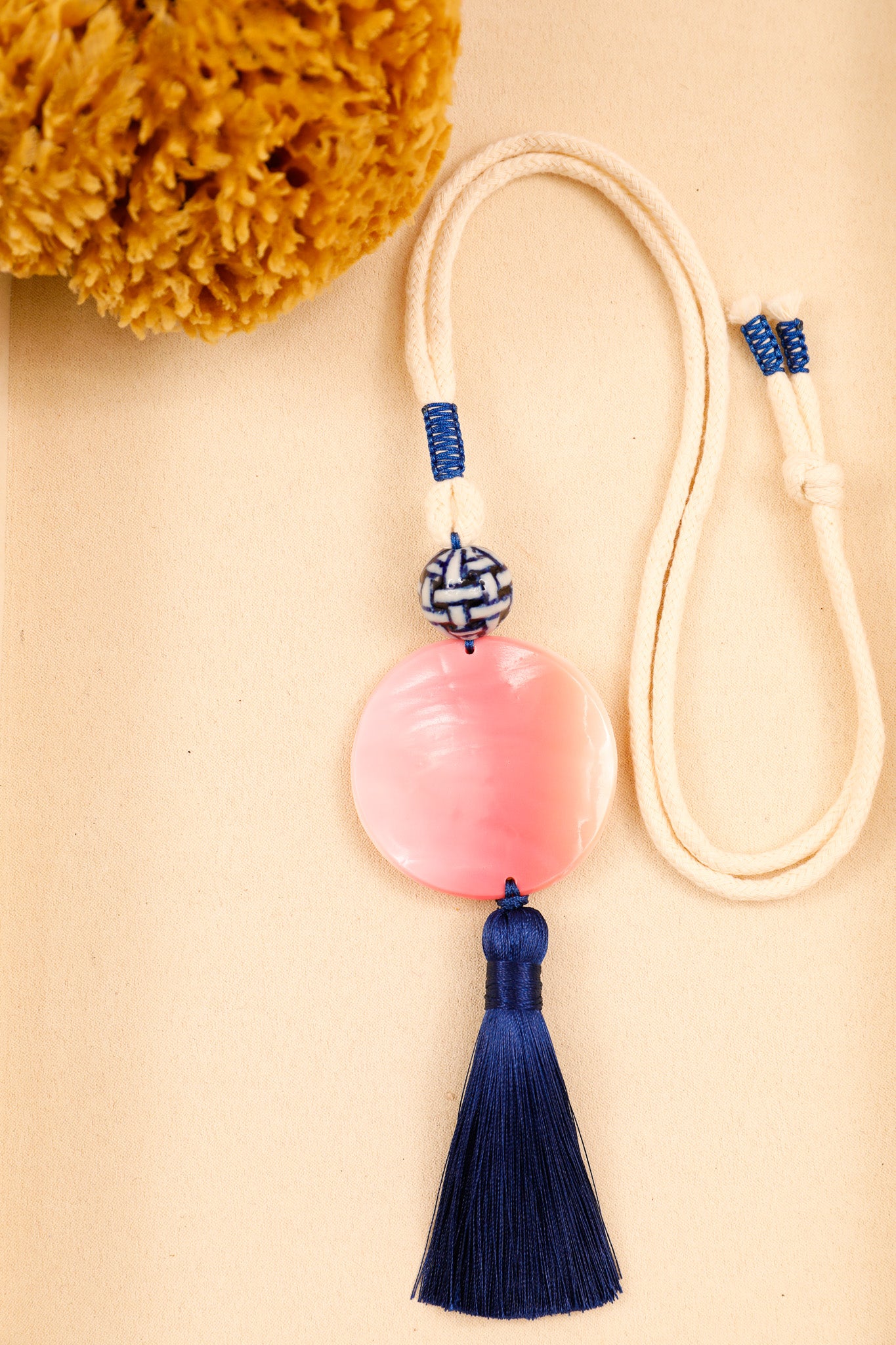 Queen Conch Shell Medallion and Rope Necklace - Royal Blue