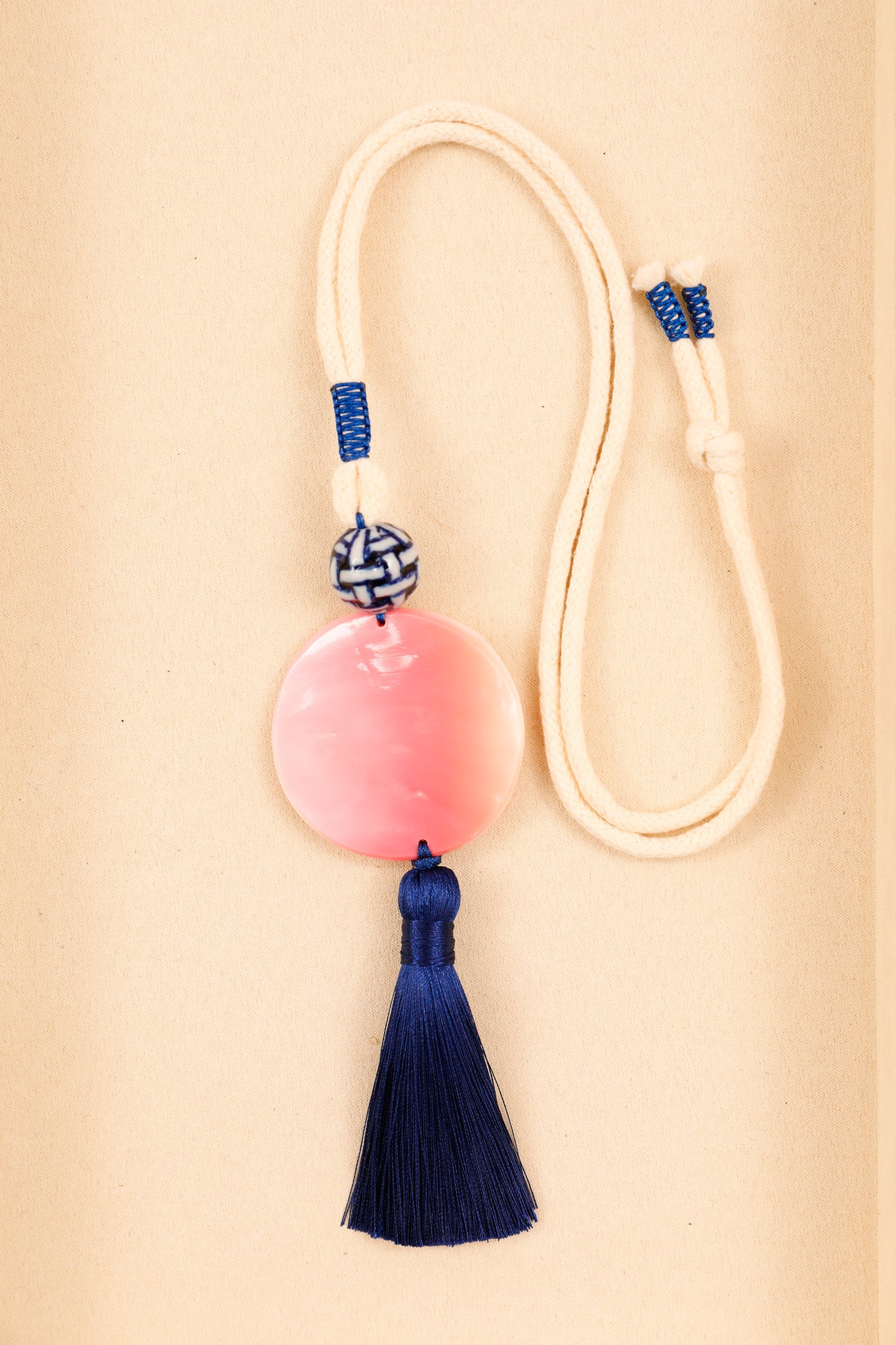 Queen Conch Shell Medallion and Rope Necklace - Royal Blue